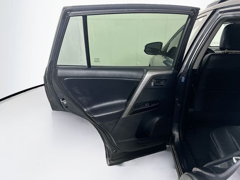 Used 2018 Toyota RAV4 Limited FWD image 28