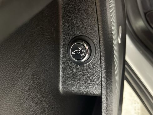 Used 2023 Chevrolet Traverse RS AWD/4WD image 34