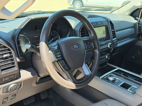 Used 2021 Ford Expedition Limited image 17