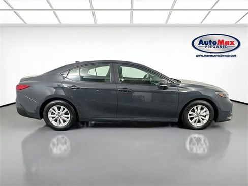 Used 2025 Toyota Camry LE image 9