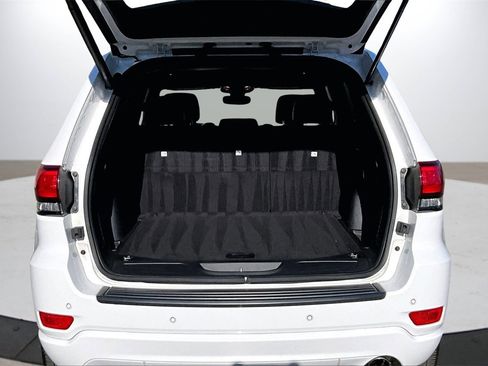 Certified 2022 Jeep Grand Cherokee Laredo X image 26