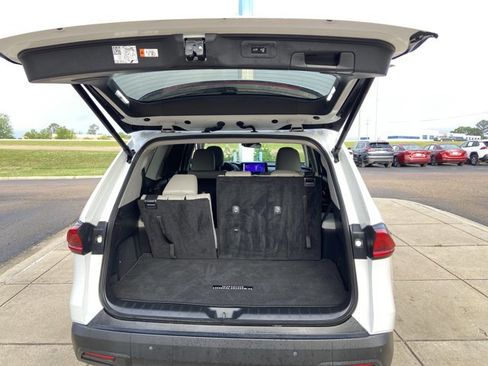 Used 2024 Toyota Grand Highlander Limited AWD/4WD image 26