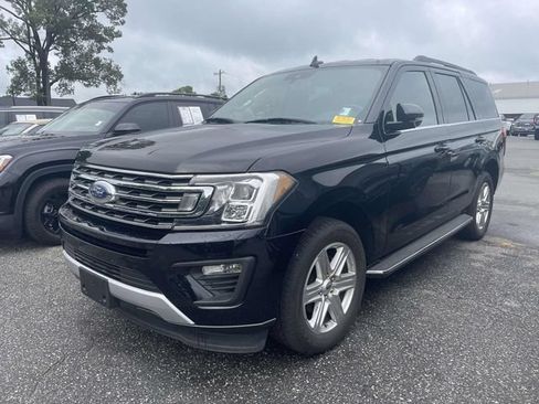 Used 2019 Ford Expedition XLT w/ Equipment Group 202A RWD image 3
