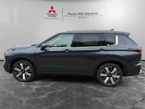New 2025 Mitsubishi Outlander SEL image 8