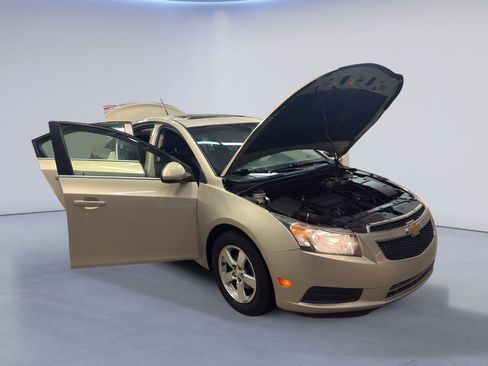 Used 2011 Chevrolet Cruze LT image 7