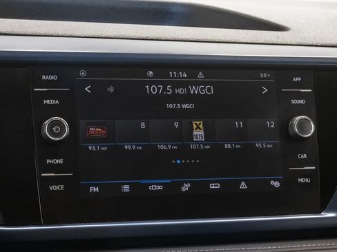 Used 2024 Volkswagen Taos SE FWD image 17