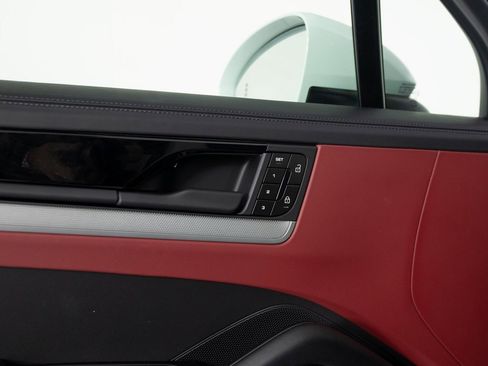 New 2026 Porsche Cayenne image 20