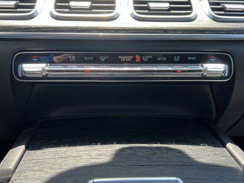 Certified 2025 Mercedes-Benz GLS 450 4MATIC image 29