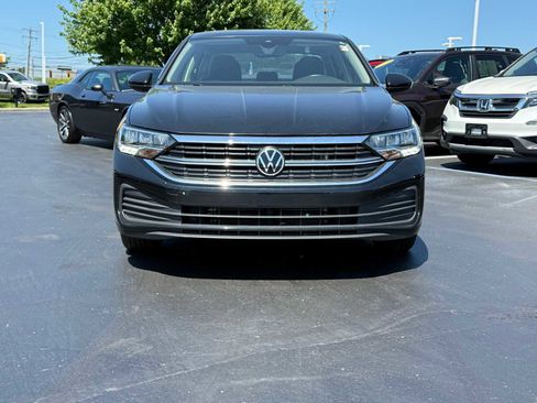 Certified 2023 Volkswagen Jetta SE FWD image 2