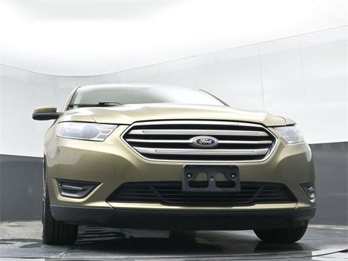 Used 2013 Ford Taurus SEL image 40