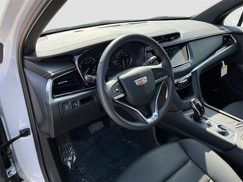 New 2025 Cadillac XT6 Luxury w/ LPO, Floor Liner Package image 9