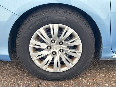 Used 2012 Toyota Camry LE image 24