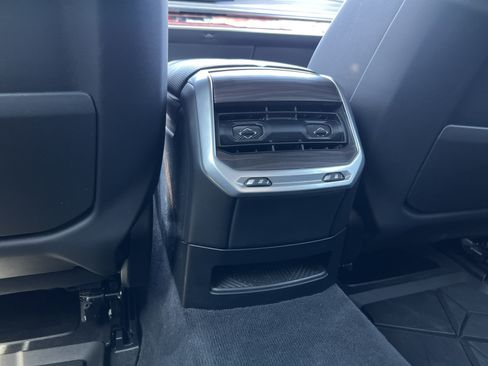 Certified 2024 BMW 760i xDrive AWD/4WD image 41