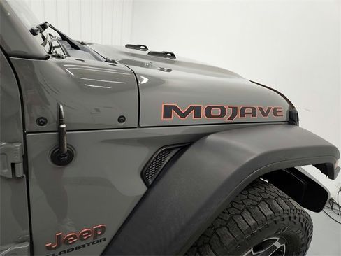 Used 2021 Jeep Gladiator Mojave w/ Cold Weather Group image 32