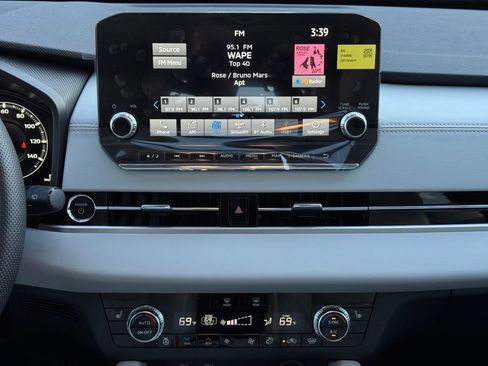 New 2025 Mitsubishi Outlander SEL image 22