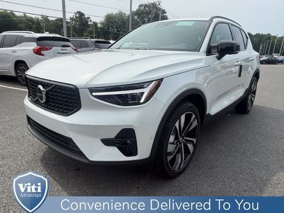 New 2026 Volvo XC40 B5 Ultra w/ Protection Package Premier