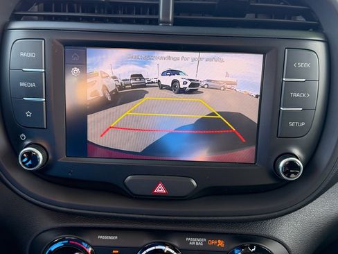 Used 2023 Kia Soul LX w/ LX Technology Package image 11