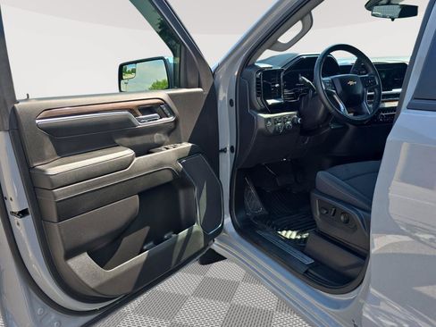 Used 2024 Chevrolet Silverado 1500 LT AWD/4WD image 10