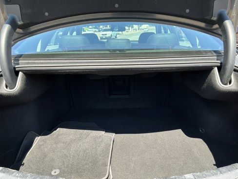 Used 2017 Kia Cadenza Premium w/ Luxury Package FWD image 20