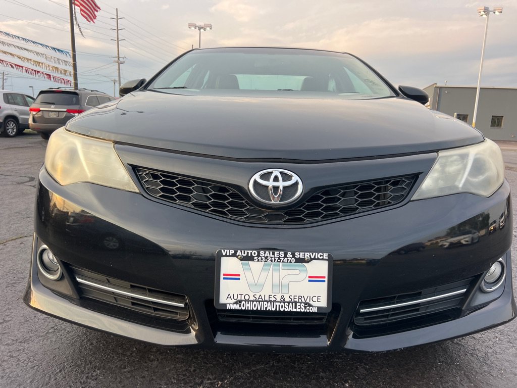 Used 2012 Toyota Camry SE w/ Leather Pkg FWD image 6