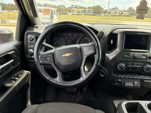 Used 2025 Chevrolet Silverado 2500 Custom w/ Custom Value Package AWD/4WD image 19