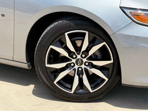 Used 2025 Chevrolet Malibu RS FWD image 2