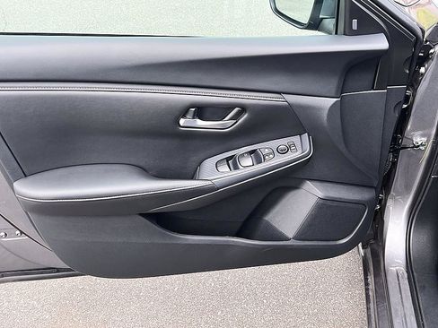 Certified 2023 Nissan Sentra S FWD image 19