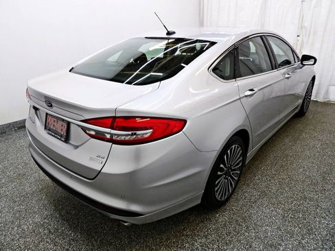 Used 2018 Ford Fusion SE w/ Fusion SE Technology Package FWD image 6