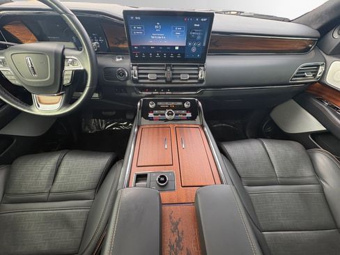 Used 2022 Lincoln Navigator Black Label image 11