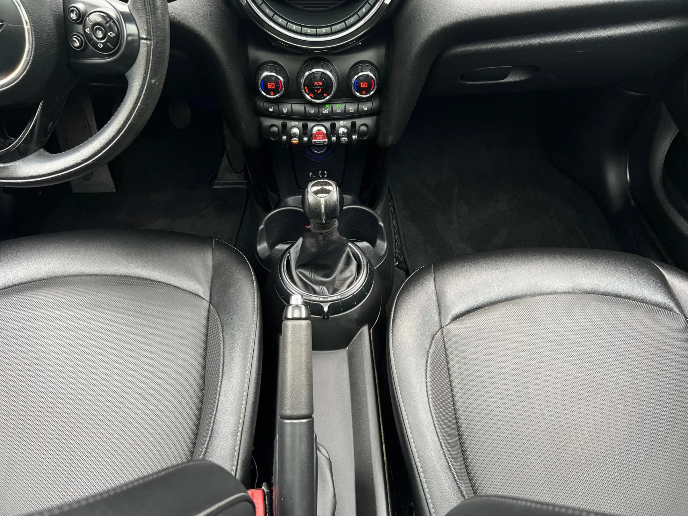Used 2015 MINI Cooper 4-Door Hardtop FWD image 26