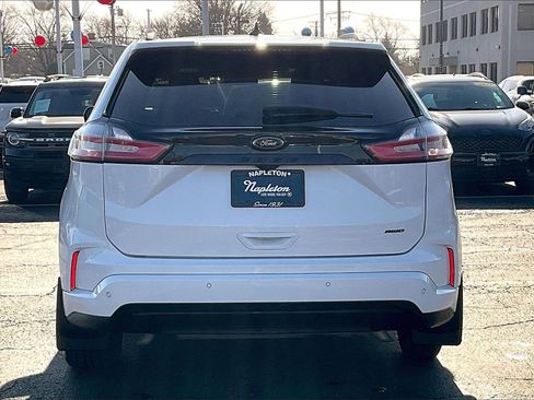 Used 2023 Ford Edge SE w/ Black Appearance Package image 3