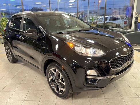 Used 2020 Kia Sportage EX AWD/4WD image 3