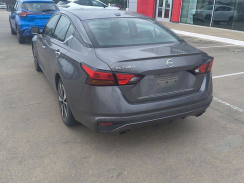 Used 2020 Nissan Altima 2.5 SL FWD image 8