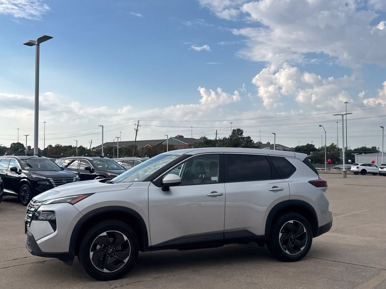 Certified 2025 Nissan Rogue SV FWD image 14