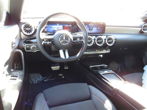 Used 2025 Mercedes-Benz CLA 250 4MATIC image 10