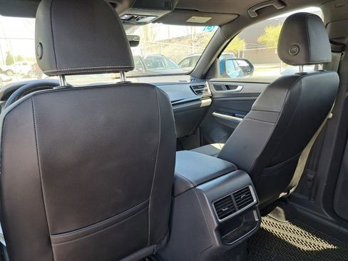 Used 2025 Volkswagen Atlas Cross Sport SE image 23