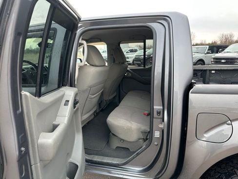 Used 2019 Nissan Frontier SV image 20