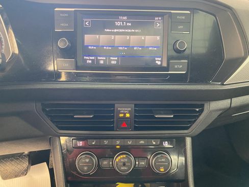 Used 2019 Volkswagen Jetta R-Line FWD image 21