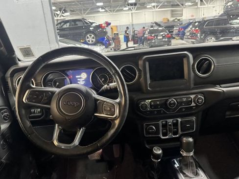 Used 2018 Jeep Wrangler Unlimited Sahara w/ Dual Top Group AWD/4WD image 14