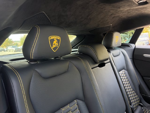 Used 2020 Lamborghini Urus AWD/4WD image 35