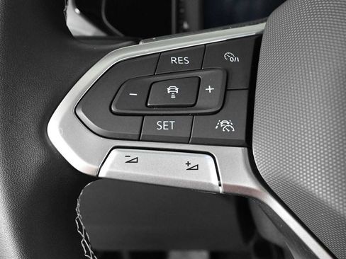 Certified 2022 Volkswagen Taos SEL AWD/4WD image 23