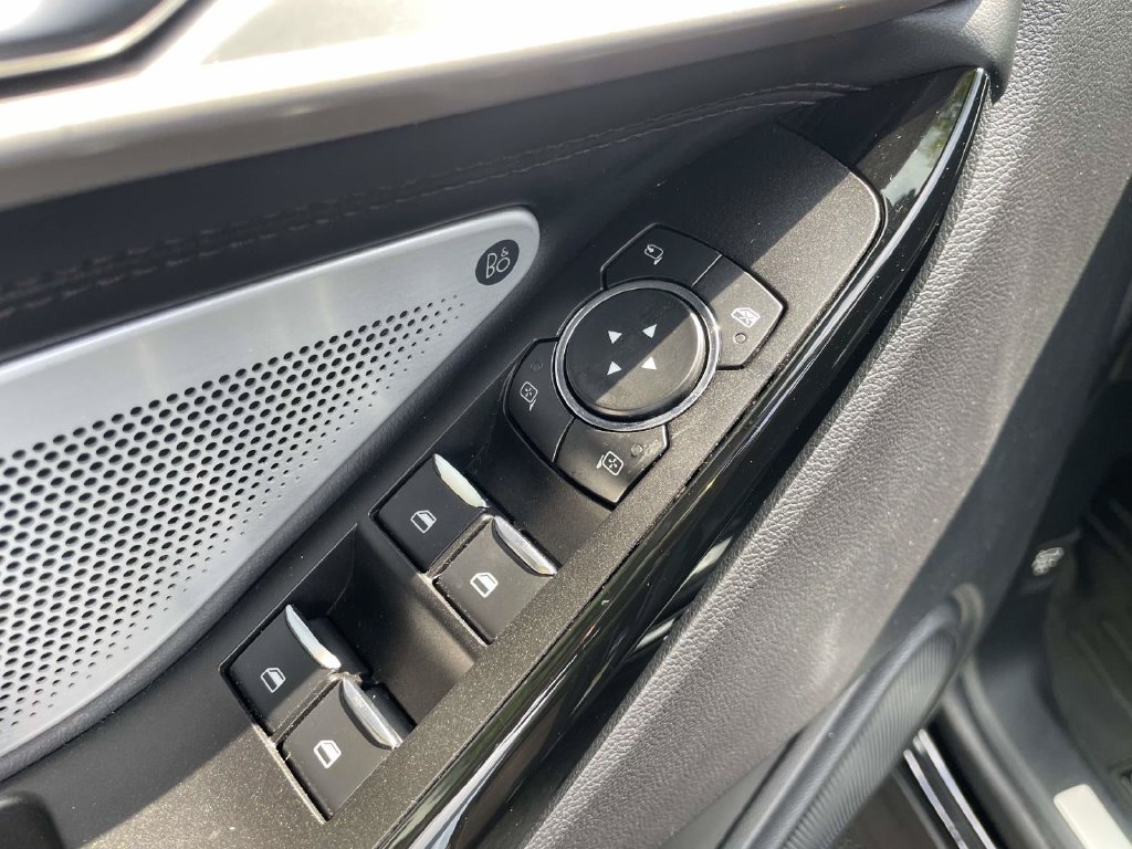 Used 2021 Ford Explorer Platinum w/ Premium Technology Package RWD image 12