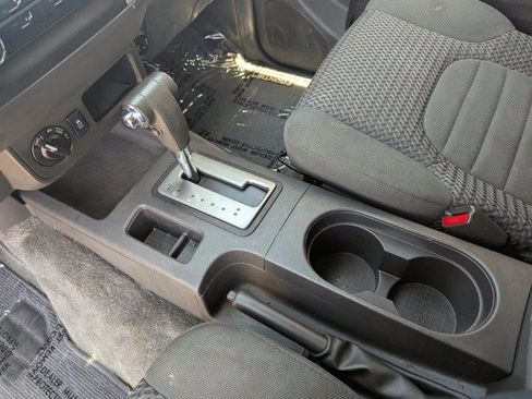 Used 2018 Nissan Frontier SV AWD/4WD image 16
