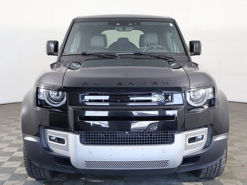 Used 2024 Land Rover Defender 110 SE image 13