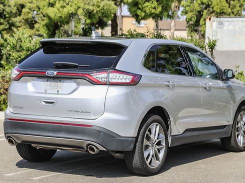 Used 2018 Ford Edge Titanium w/ Equipment Group 302A FWD image 4