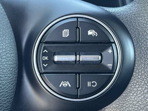 Used 2025 Kia Soul LX w/ LX Technology Package FWD image 24
