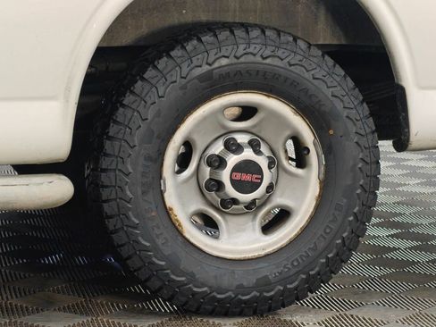 Used 2017 GMC Savana 2500 image 35