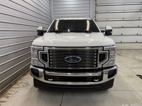 Used 2022 Ford F350 Lariat w/ Chrome Package image 3
