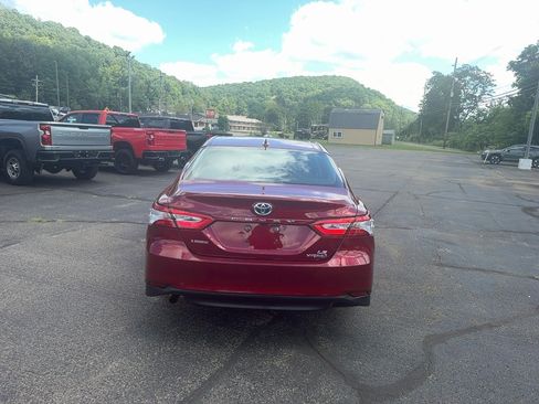 Used 2020 Toyota Camry LE FWD image 6