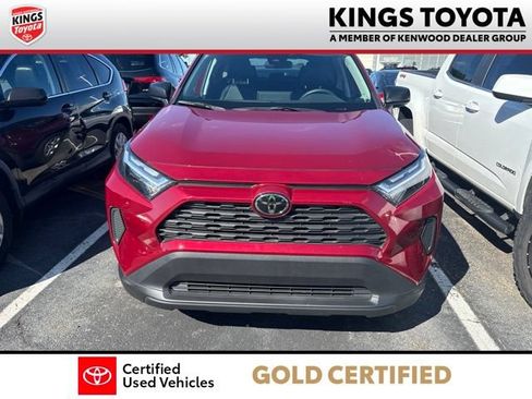 Used 2023 Toyota RAV4 LE FWD image 3